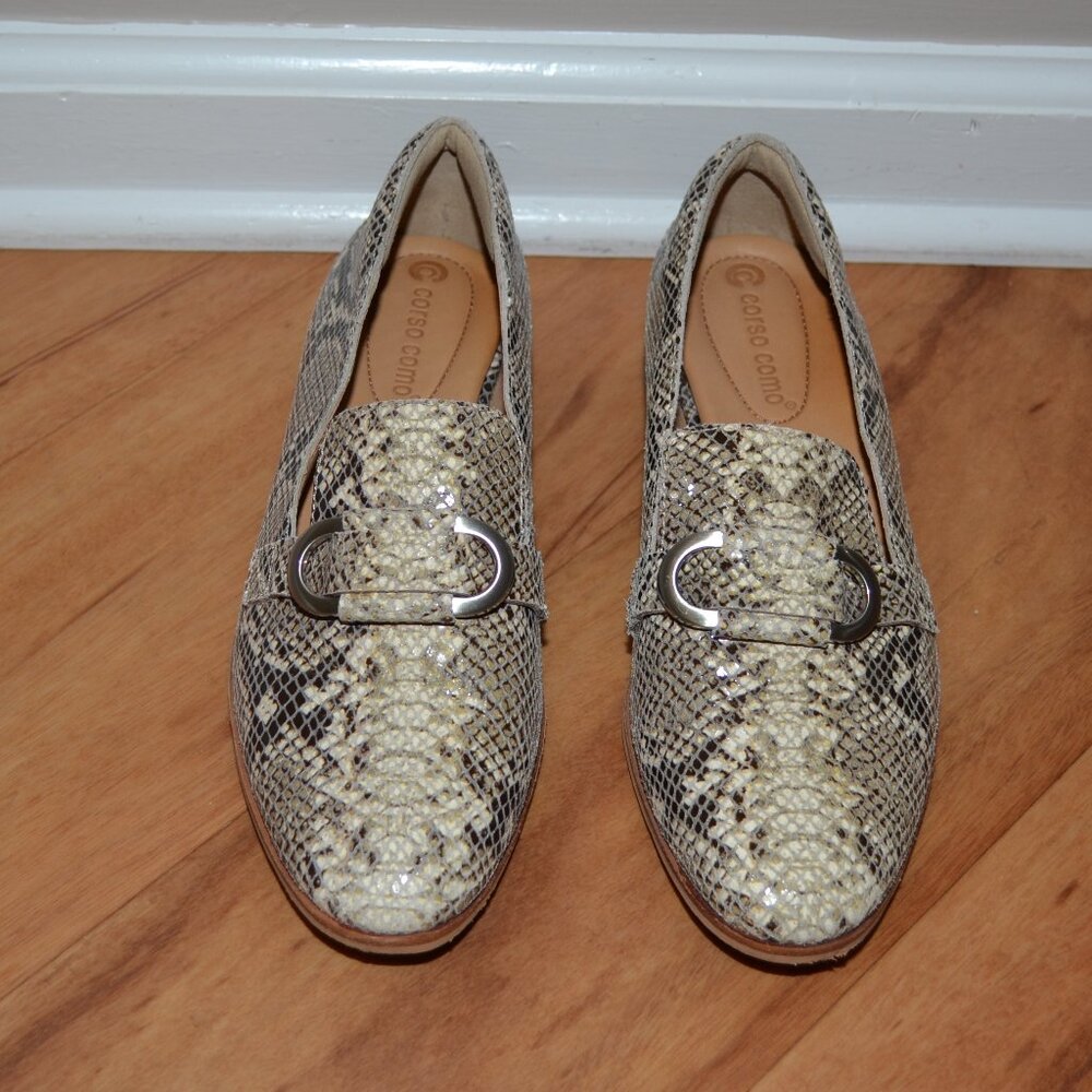 Corso Como Clarrah Gray Cream leather Slip on Snakeskin print loafers sz 7